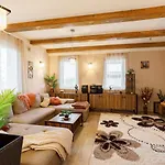 דירה Zen By Interhome רבפולופ